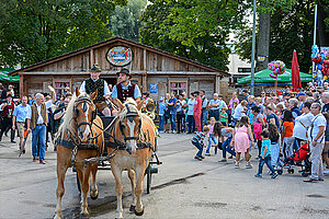 Einzug auf dem Freisinger Volksfest 
