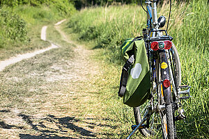 Auf dem Abens-Radweg von Freising aus in das weltberühmte Hopfenanbaugebiet.